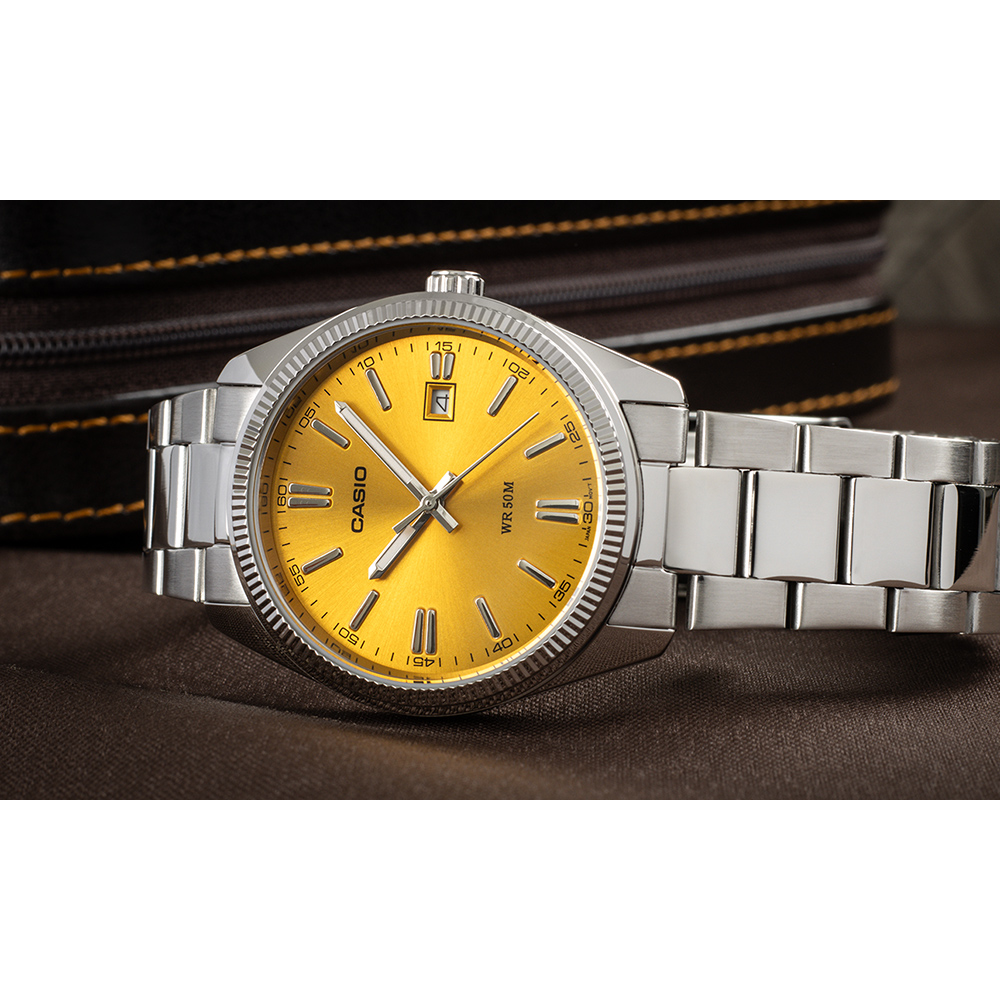 Reloj Casio Análogo MTP-1302PD-9A Amarillo 38,5mm