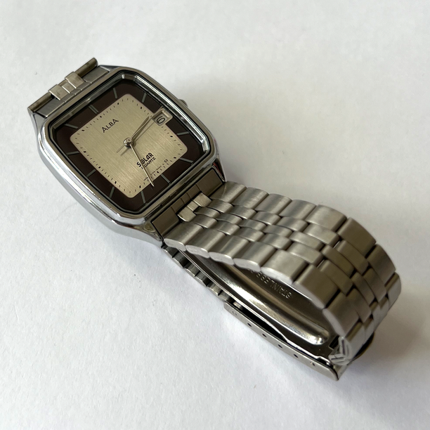 Reloj Seiko Alba solar quartz V102-5040 32mm VIAJE JAPÓN