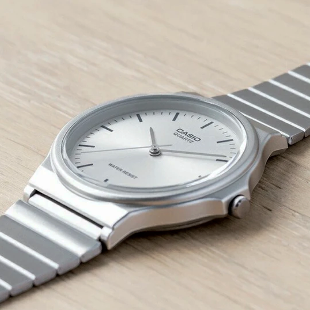 Reloj Casio Vintage MQ-24D-7EJH Plateado
