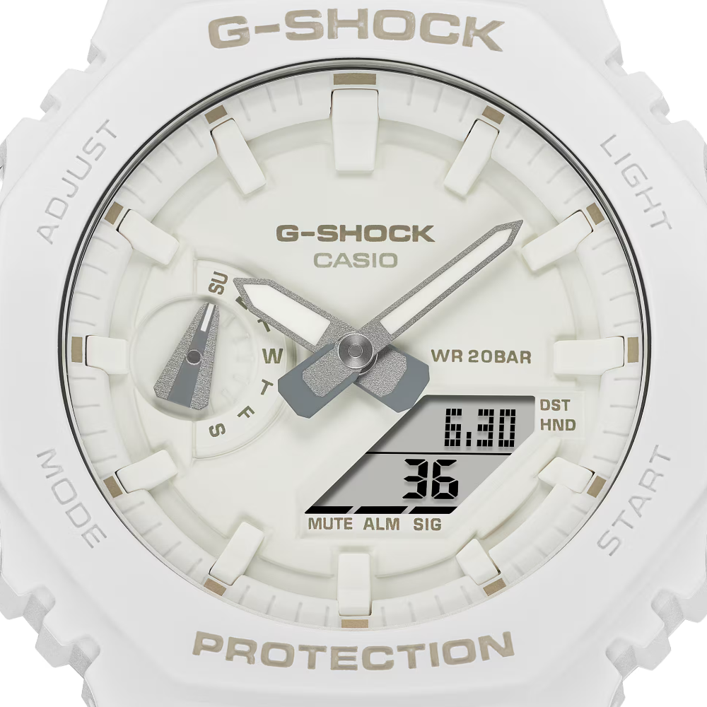 Reloj Casio G-Shock Royal Oak "Casioak" GA-2100-7A7JF Carbon Core Blanco JDM