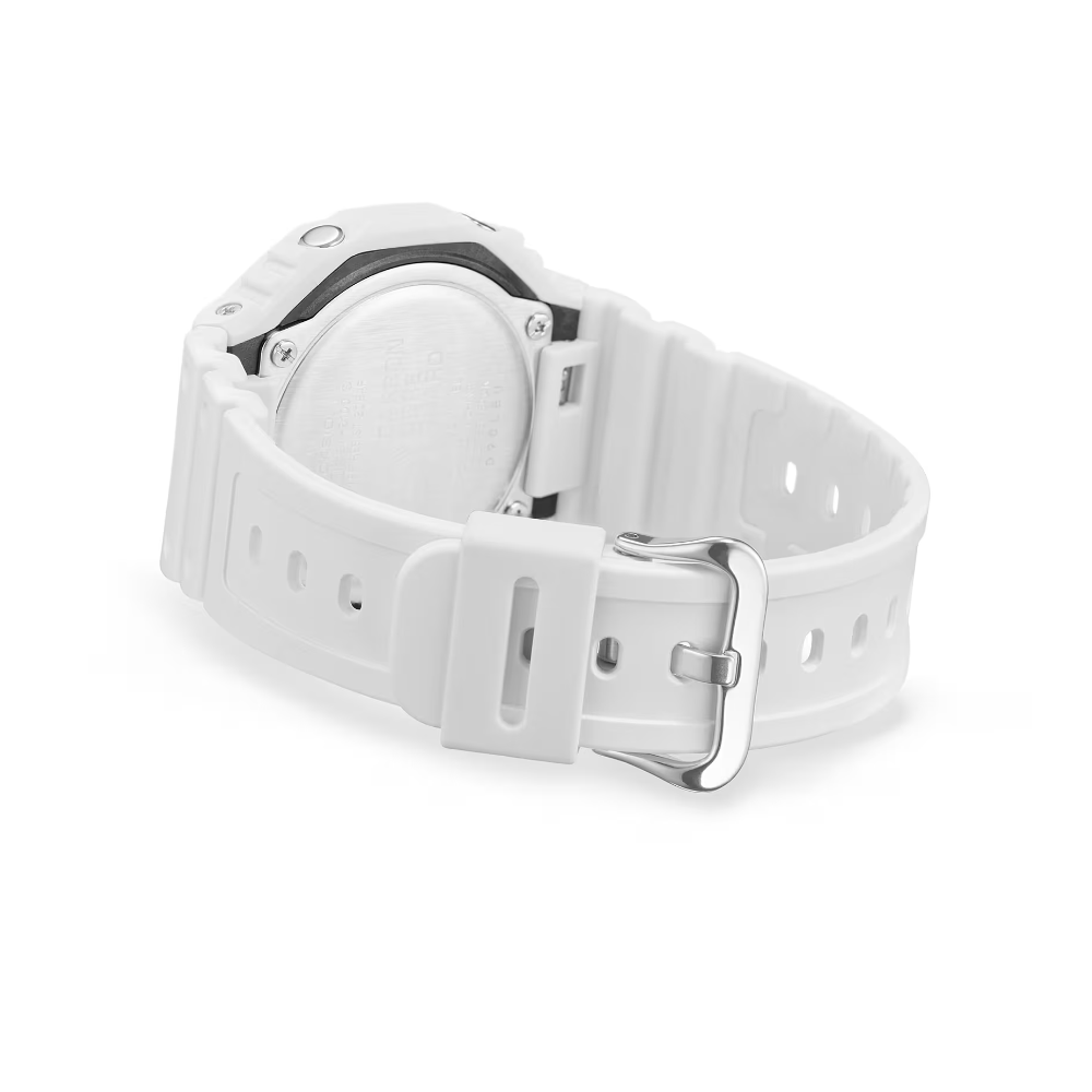 Reloj Casio G-Shock Royal Oak "Casioak" GA-2100-7A7JF Carbon Core Blanco JDM