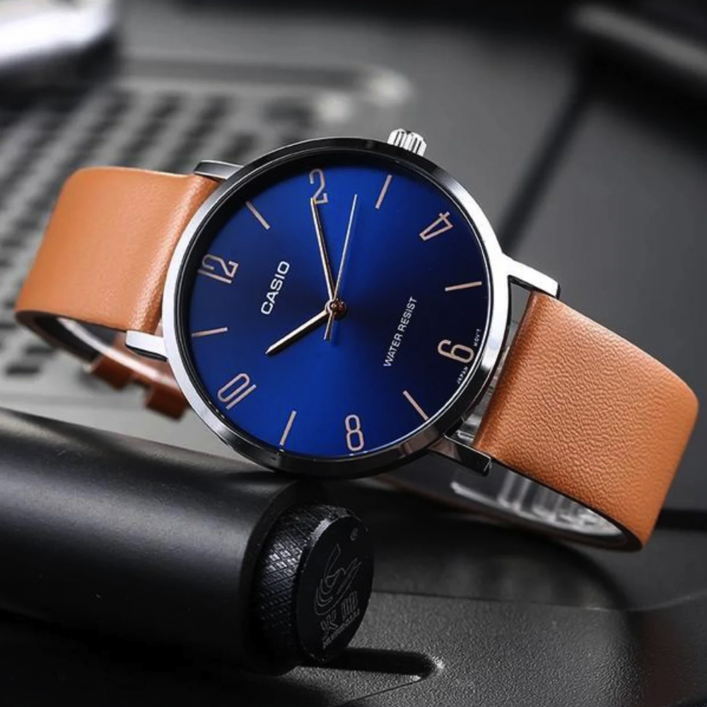 Reloj Casio Análogo MTP-VT01L-2B2 Azul Correa de Cuero 40mm