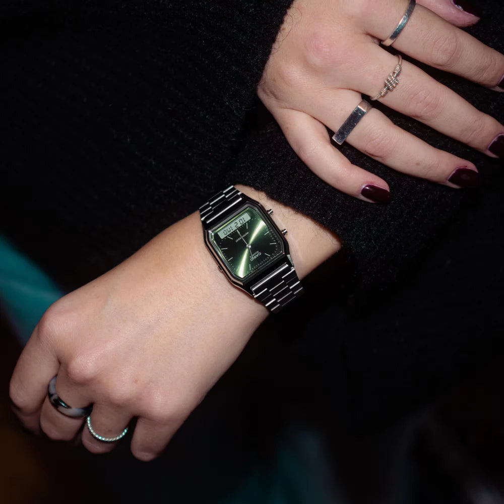 Reloj Casio Vintage  AQ-230A-3A Análogo Digital Verde