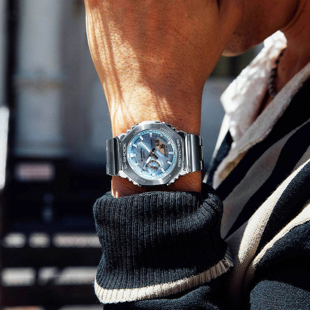 Reloj Casio G-Shock GM-2110D-2AJF Metálico Celeste