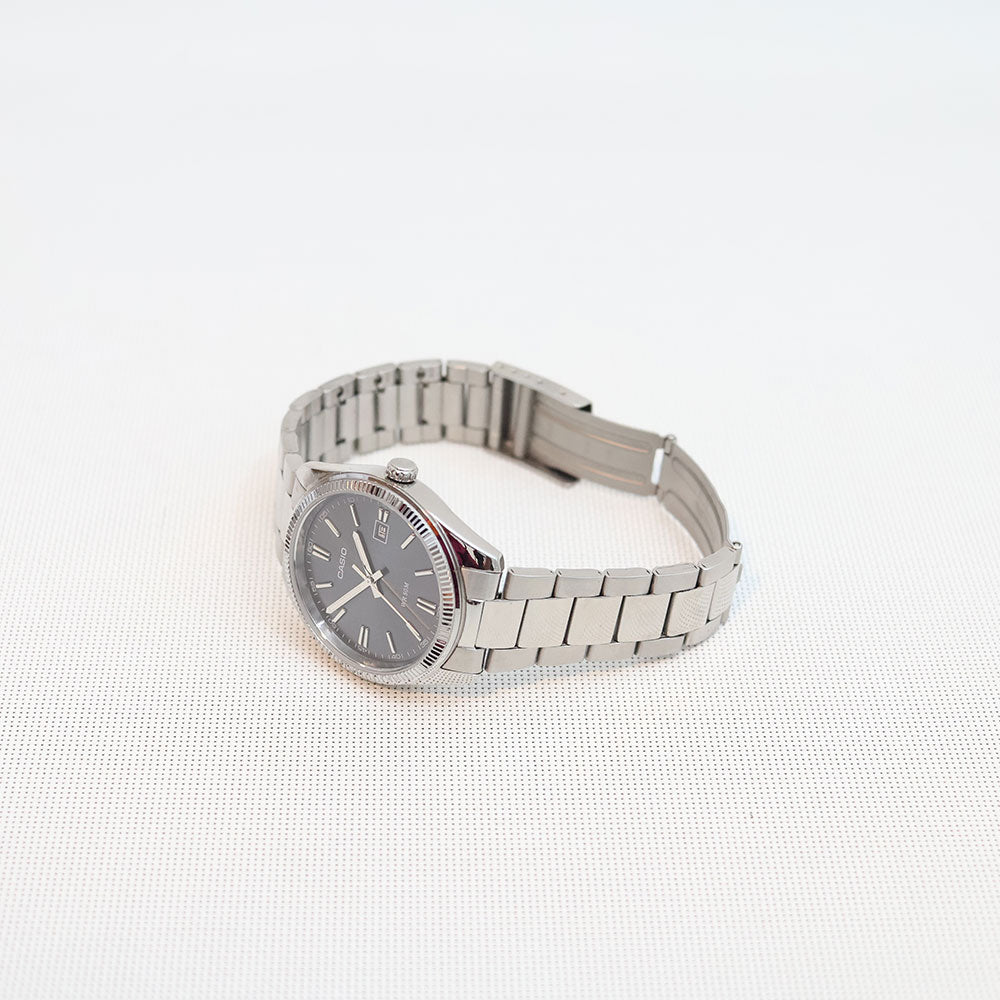 (Segunda Mano) Reloj Casio Análogo MTP-1302D-1A1V Negro 38,5mm