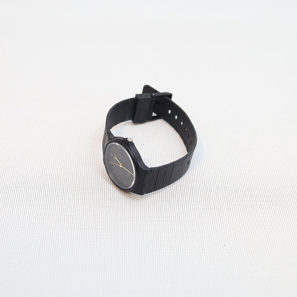 (Segunda Mano) Reloj Casio Vintage MQ-24-1ELDF Negro Flat