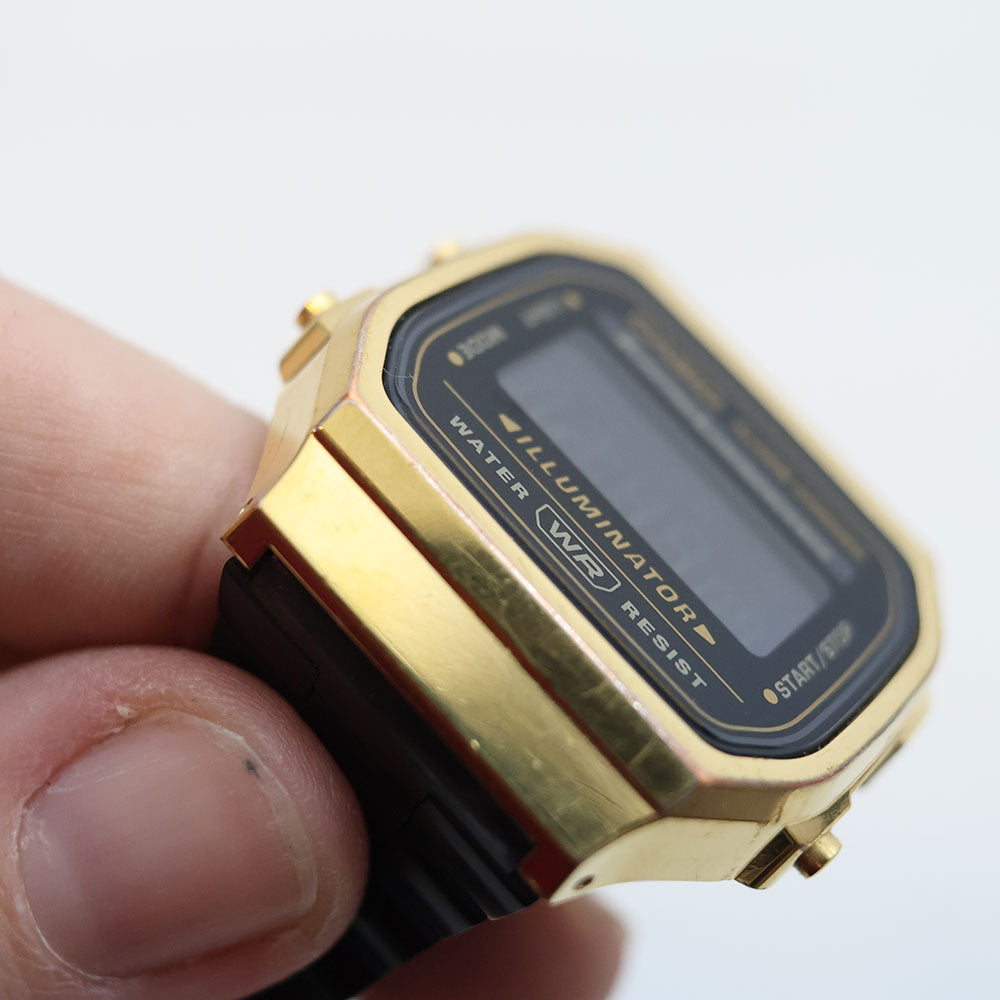 (Segunda Mano) Reloj Casio Vintage A168WEGB-1B Electroluminescence Dorado Negro