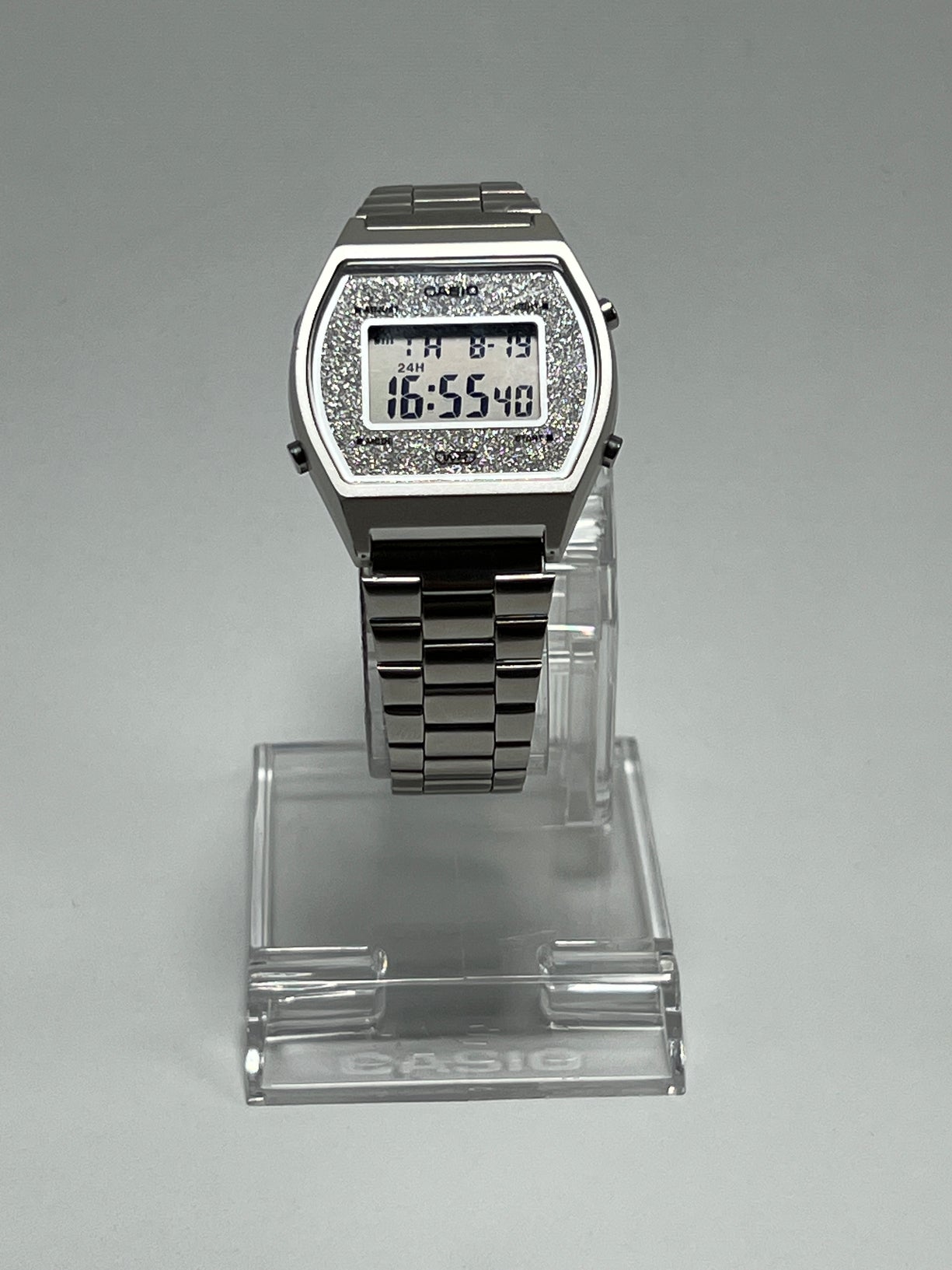 (Segunda Mano) Reloj Casio Vintage B640WDG-7DF Plateado Metálico Glitter