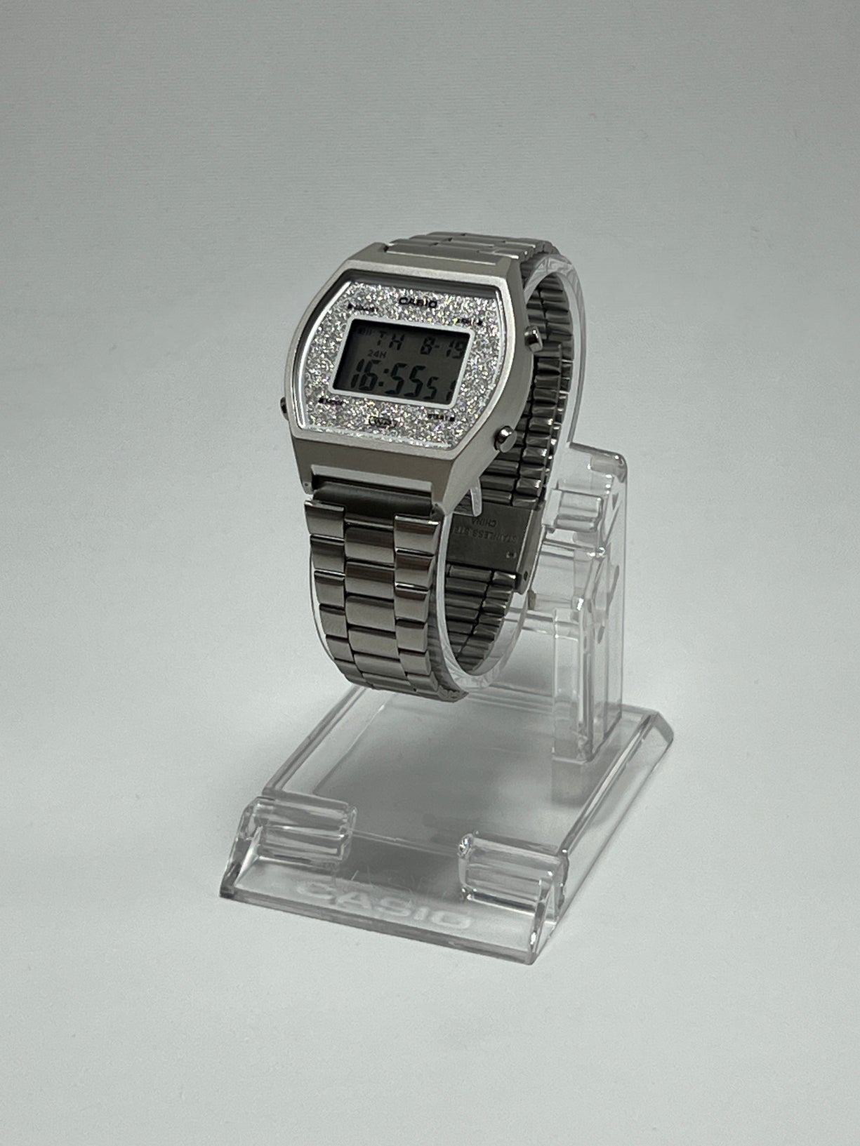 (Segunda Mano) Reloj Casio Vintage B640WDG-7DF Plateado Metálico Glitter