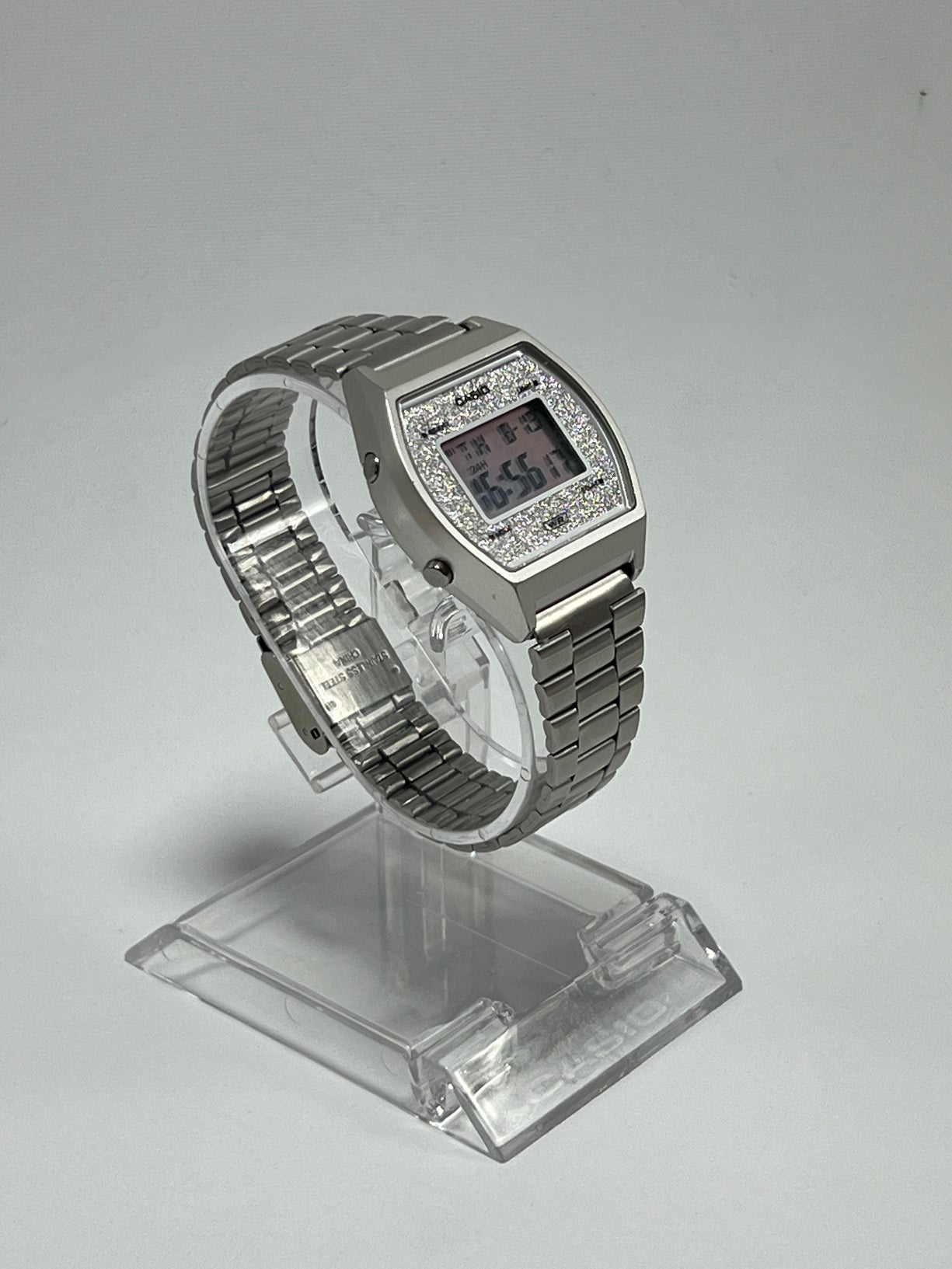 (Segunda Mano) Reloj Casio Vintage B640WDG-7DF Plateado Metálico Glitter