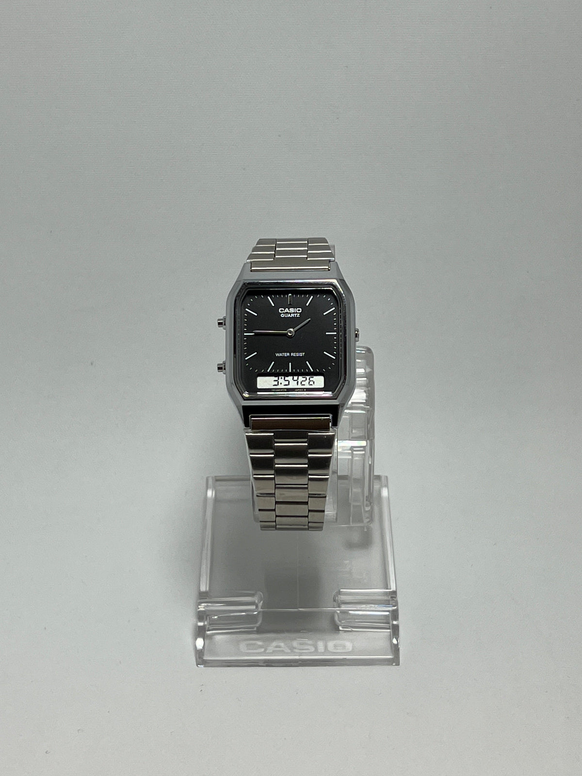 Reloj Casio Vintage AQ-230A-1DMQ Dial Negro [Segunda Mano]