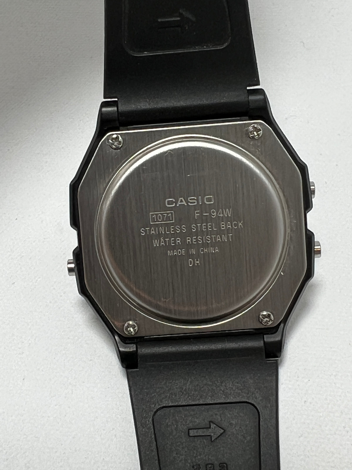 Reloj Casio Vintage F-94WA-8DG Negro [Segunda Mano]