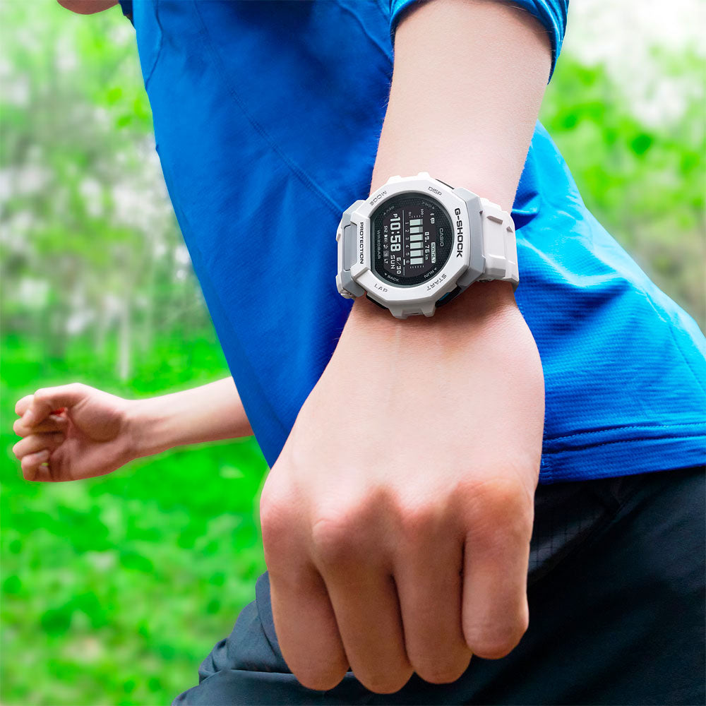 Reloj Casio G-Shock G-SQUAD GBD-300-7JF Bluetooth Blanco JDM