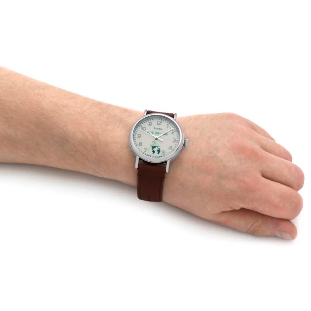 Reloj Timex Standard TW2V32800 Peanuts Love the Land Indiglo Cuero - Dando la Hora