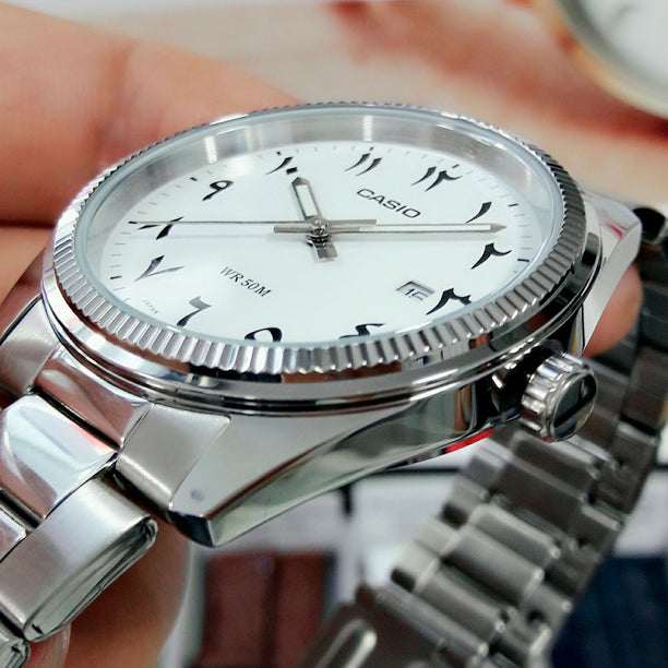 Reloj Casio Análogo LTP-1302D-7B3VDF Números Arábigos Plateado