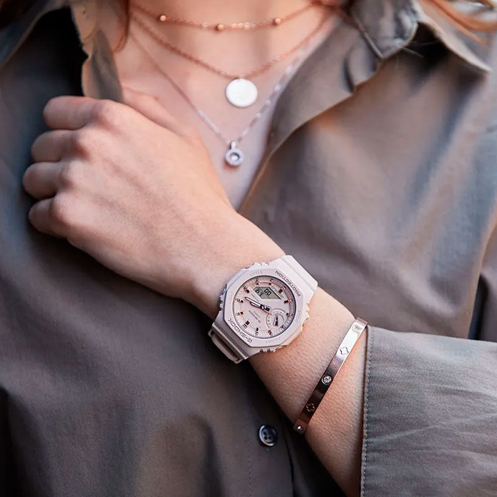 Reloj Casio G-Shock Royal Oak GMA-S2100-7ADR Carbon Core - Dando