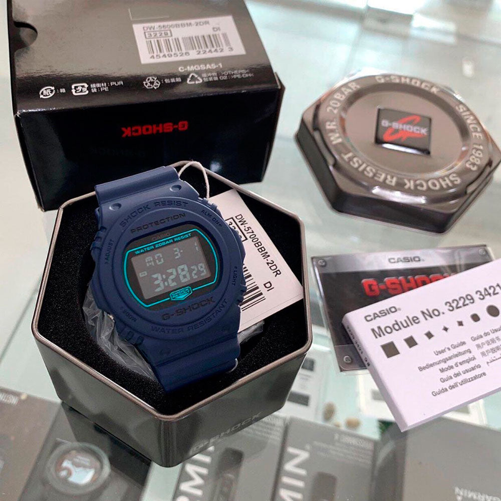 Reloj Casio G Shock Vintage DW 5700BBM 2DR Dando la Hora Dando
