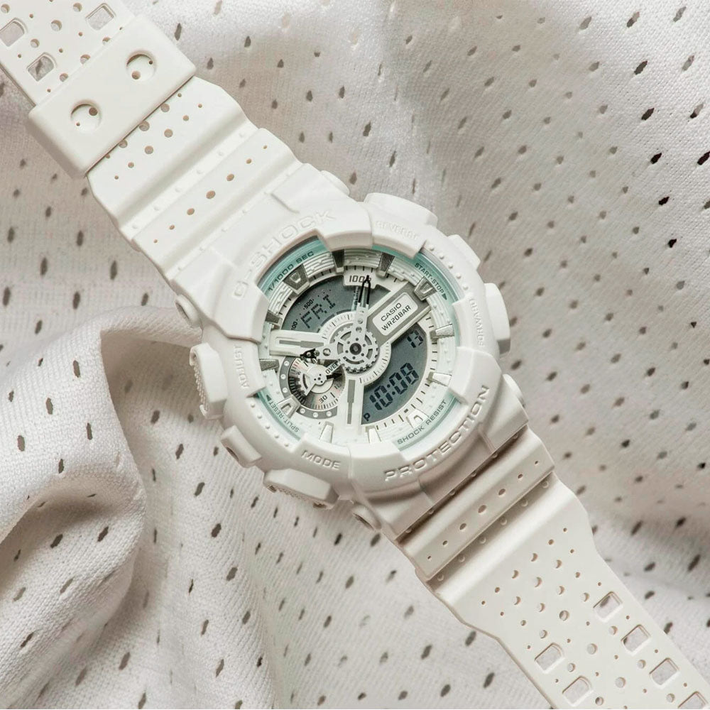 Reloj Casio G Shock Vintage GA 110LP 7ADR Blanco Dando la Hora