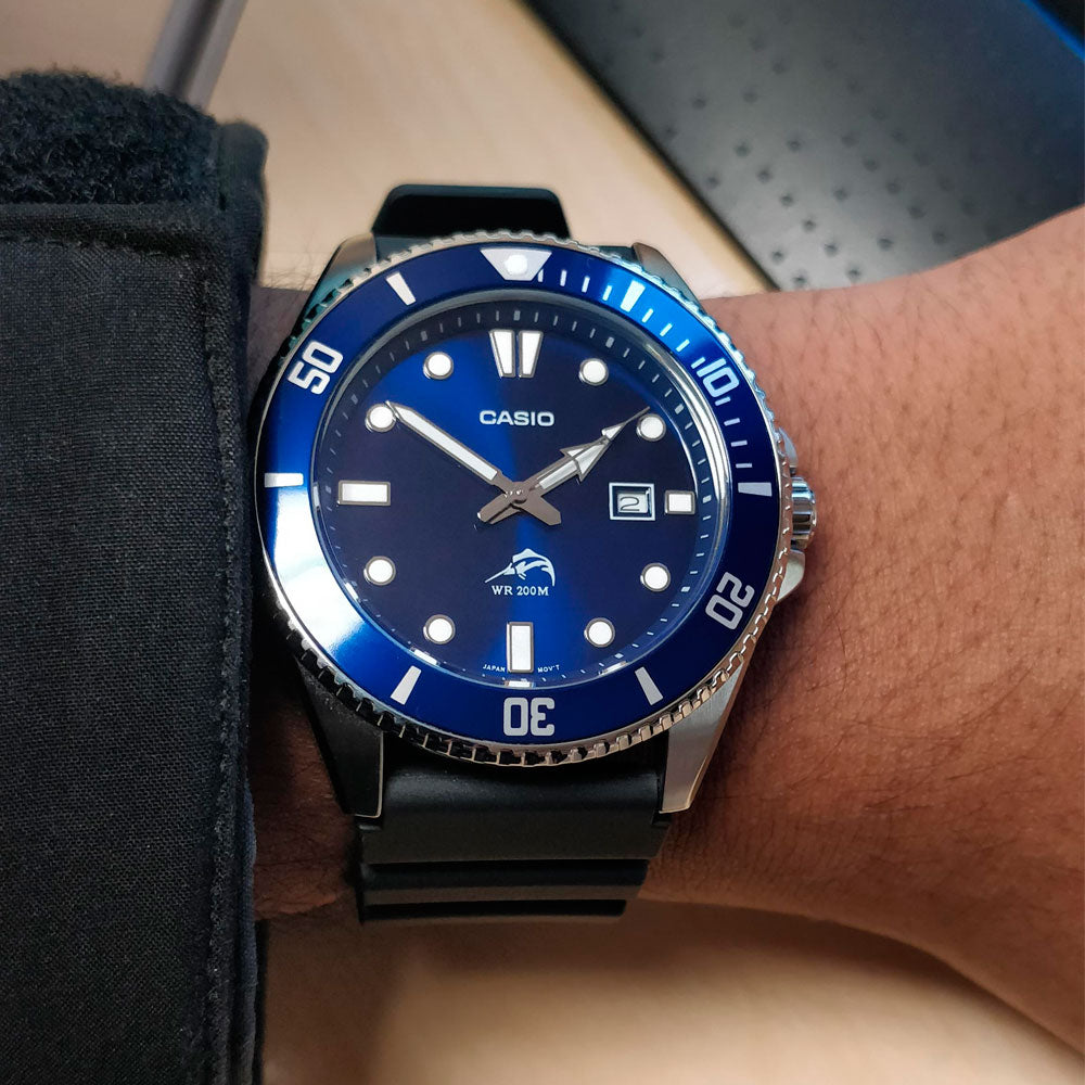 Reloj Casio Submariner Marlin MDV-106B-2AVCF azul Buceo - Dando la Hora -  Dando La Hora