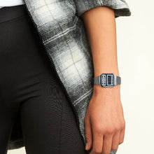 Reloj Casio Vintage A100WE-7BDF Alien F-100 Plateado - Dando la Hora