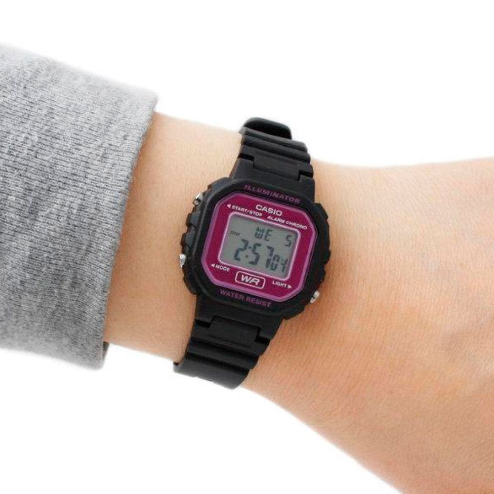 Reloj Casio Vintage LA 20WH 4ADF Negro Morado Dando la Hora Dando La Hora