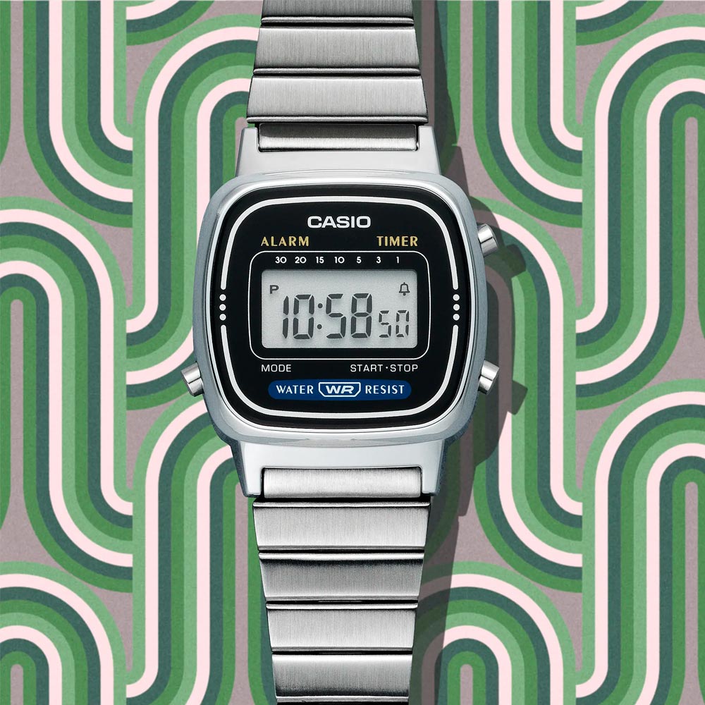 Reloj Casio Vintage LA670WA 1DF Plateado Dando la Hora Dando