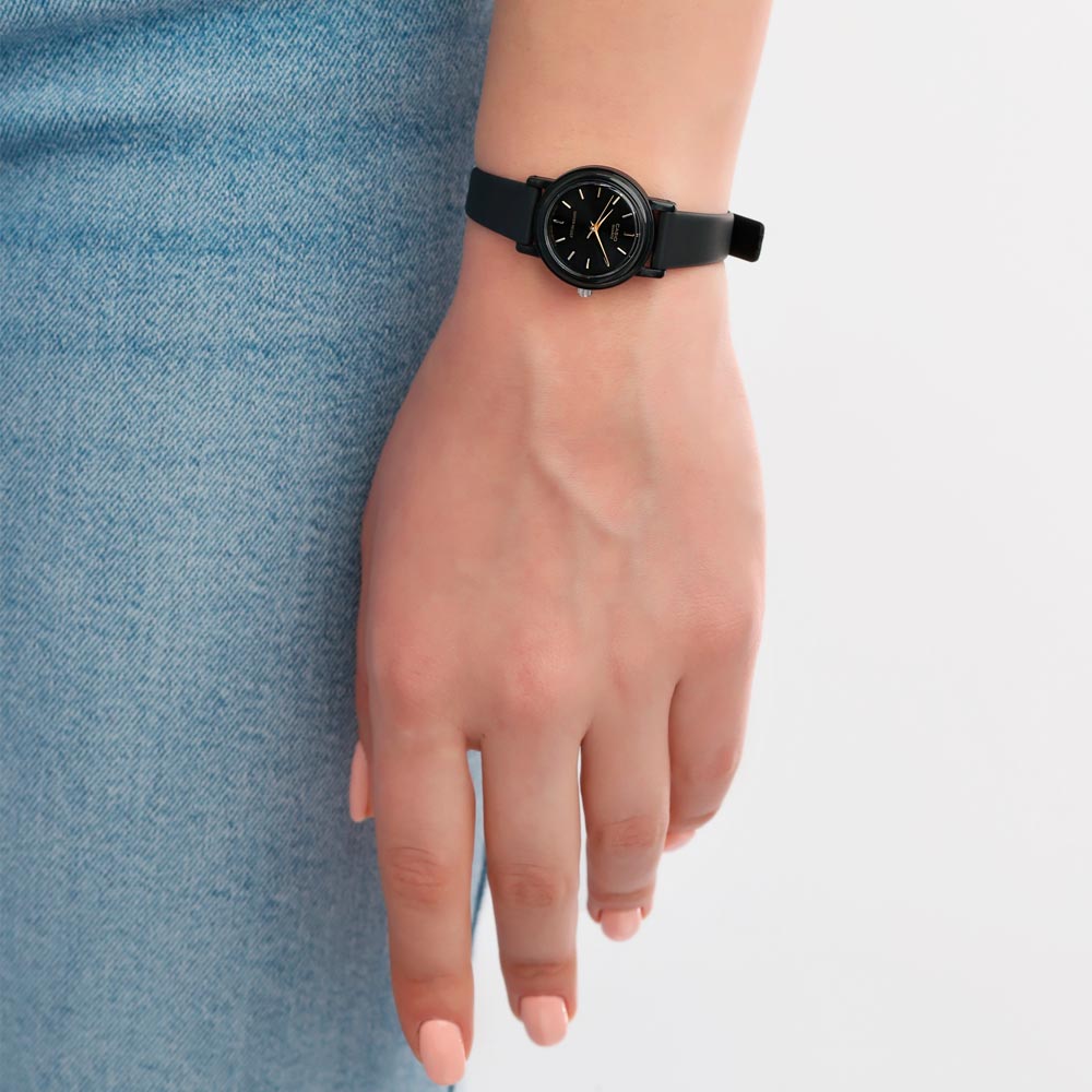 Reloj negro best sale mujer casio