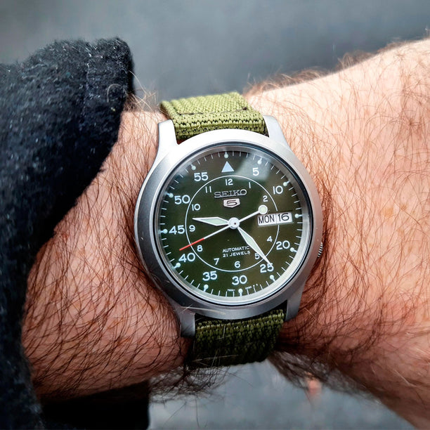 Reloj Seiko 5 Análogo Automático SNK805K2 NATO - Dando la Hora
