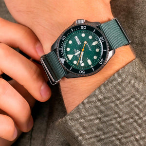 Reloj Seiko 5 Análogo Automático SRPD77K1 Metálico Reptiliano 42,5 mm