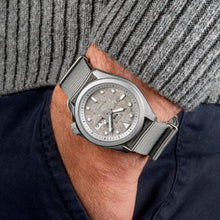 Reloj Seiko 5 Análogo Automático SRPG63K1 Metálico 42mm -Dando la Hora