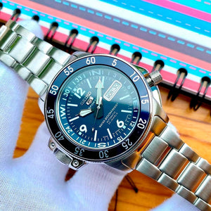 Reloj Seiko 5 Atlas SKZ209J1 Diver's 200m Land Shark - Dando la Hora