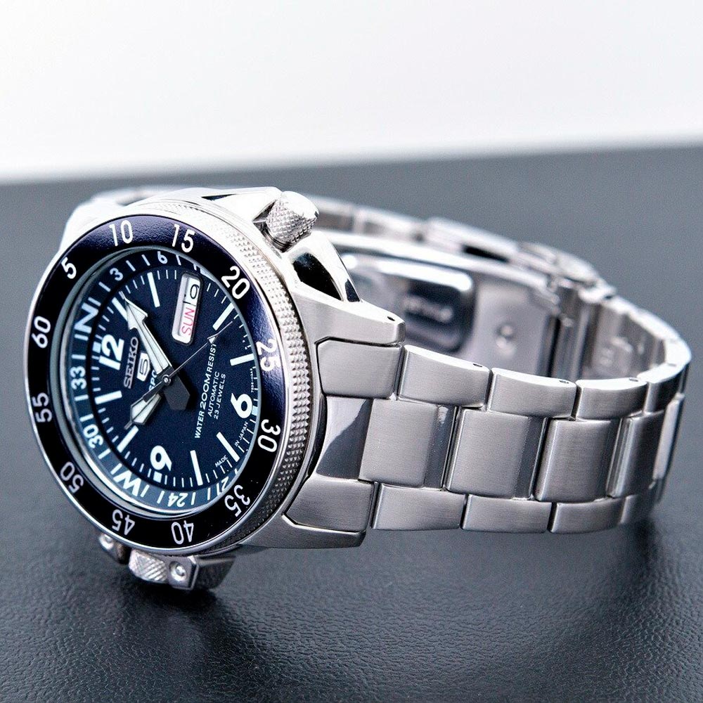 Reloj Seiko 5 Atlas SKZ209J1 Diver's 200m Land Shark - Dando la Hora
