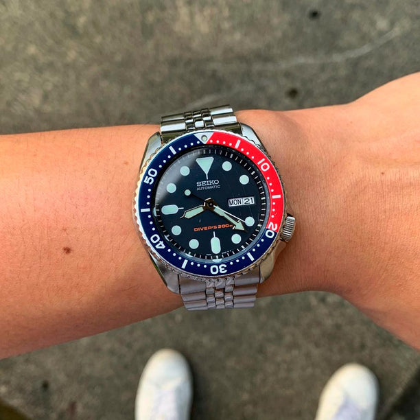 Reloj Seiko Automatic SKX009K2 Diver's 200m Pepsi Metálico