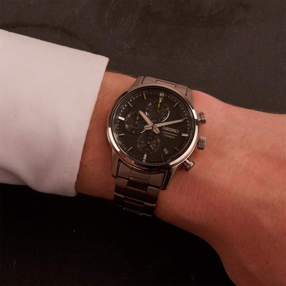 Reloj Seiko Chronograph Titanium SSB389P1 Quartz 41.6mm - Dando la Hora