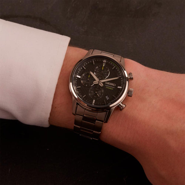 Reloj Seiko Chronograph Titanium SSB389P1 Quartz 41.6mm - Dando la Hora