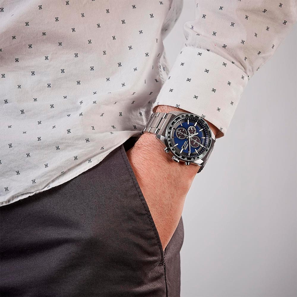 Reloj Seiko Solar Chronograph SSC719P1 Correa Metálica- Dando la Hora