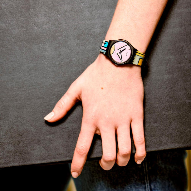 Reloj Swatch  MOMA GZ350 COMPOSITION IN OVAL WITH COLOR PLANES