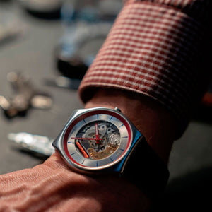Reloj Swatch James Bond Q SS07Z100 No Time to Die 42mm - Dando la Hora