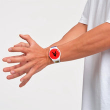 Reloj Swatch x Dragon Ball Z SUOZ348 Vegeta 41mm - Dando la Hora
