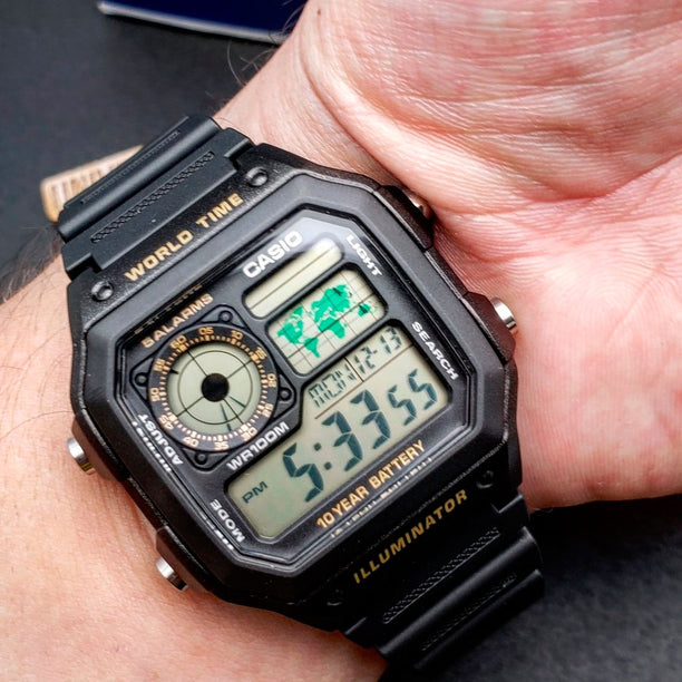 Reloj World Time Royale Casio Vintage AE-1200WH-1BVDF Negro Pantalla Verde